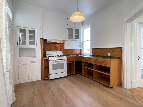 4th image of 837 Columbus Ave #837