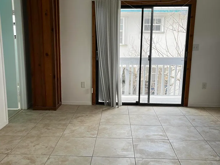 100 3rd Ln — Photo 11