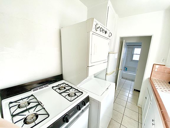 5th image of 2055 2nd Ave #2055