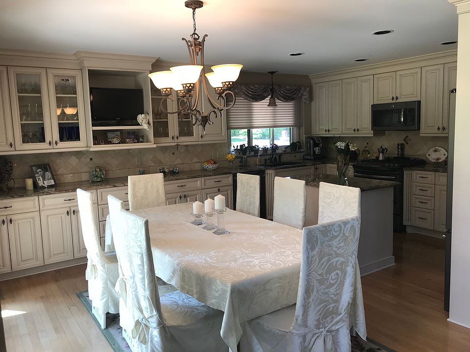 2nd image of 53078 Briana Ct