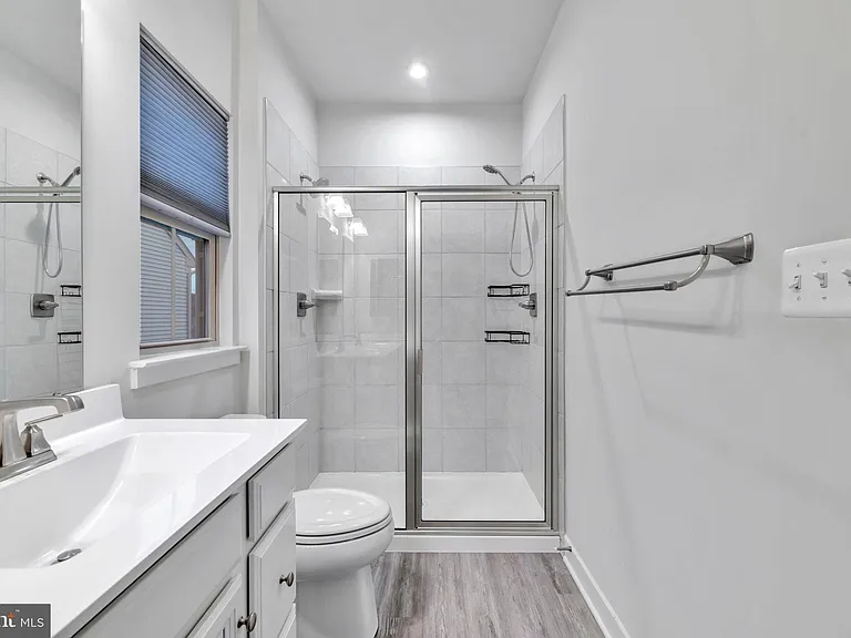 14737 Earl Mitchell Ave #E — Photo 20