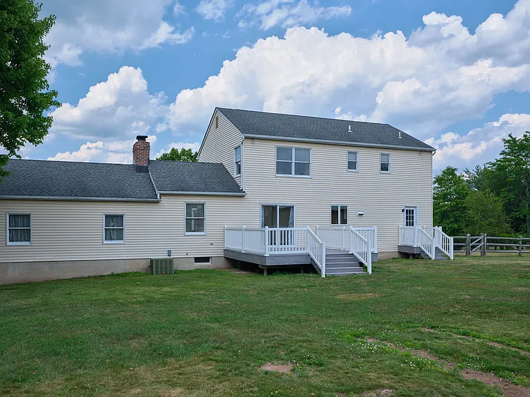 815 Clawson Ave — Photo 26