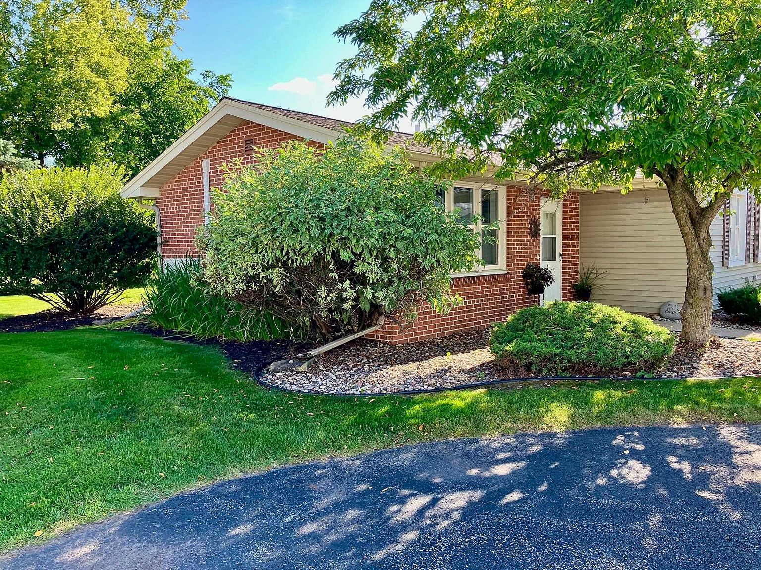 937 S West Ct APT A, Appleton, WI 54915 | MLS #50314278 | Zillow