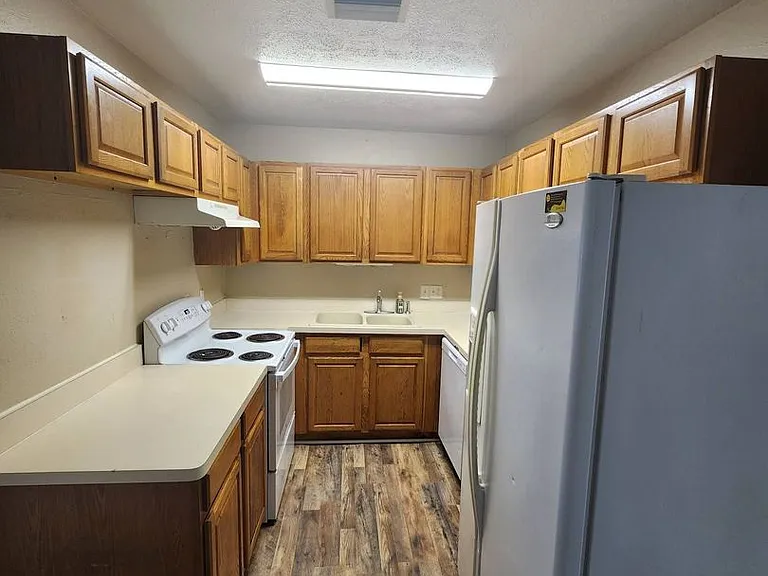 2085 Nottingham Rd — Photo 6