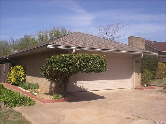 2nd image of 815 Hardy Springs Cir