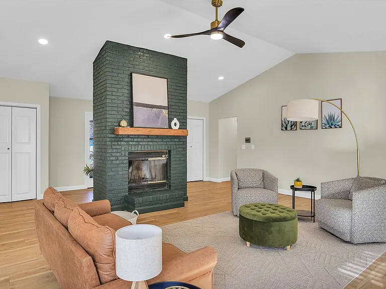 4011 Danbury Dr — Photo 7