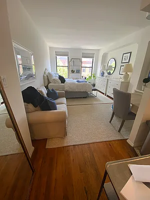 Rented by Bond New York | media 2