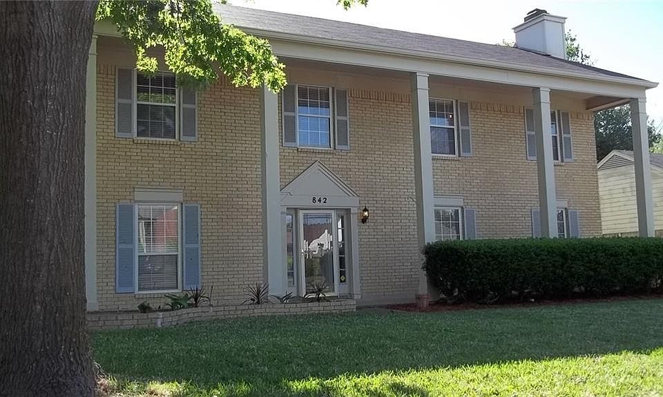 1st image of 842 Nora Ln