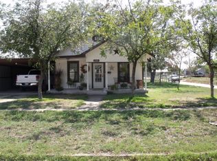 1109 N 9th St, Ballinger, TX 76821
