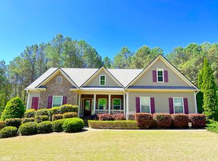 1405 Henderson Ridge Ln, Loganville, GA 30052