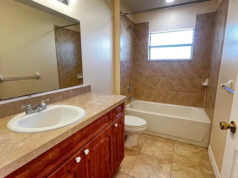 624 Hancock Bridge Pkwy #1 — Photo 9