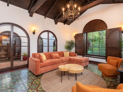 (Undisclosed Address), Los Angeles, CA, 90048