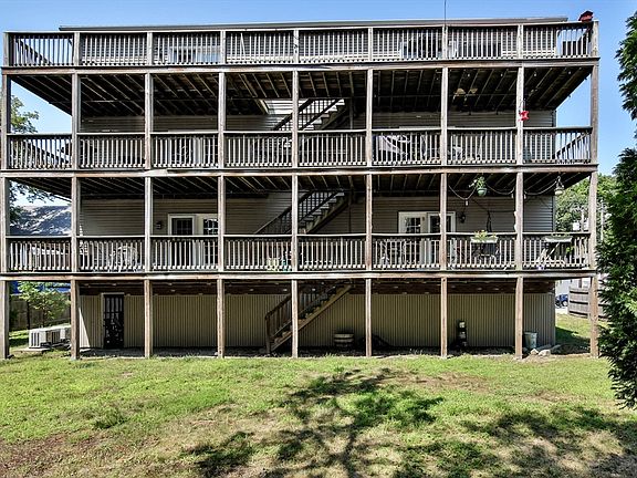 4th image of 226-226 W River St #1