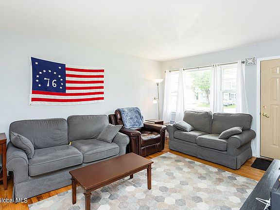 5th image of 1082 Madison Ave