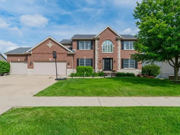 1310 Guiness Dr, Bloomington, IL 61705