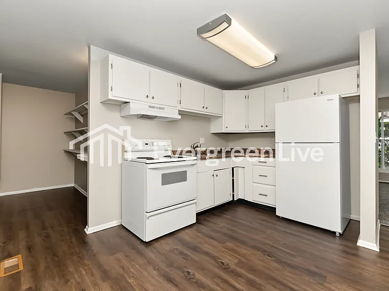 205 Tulip Dr — Photo 5