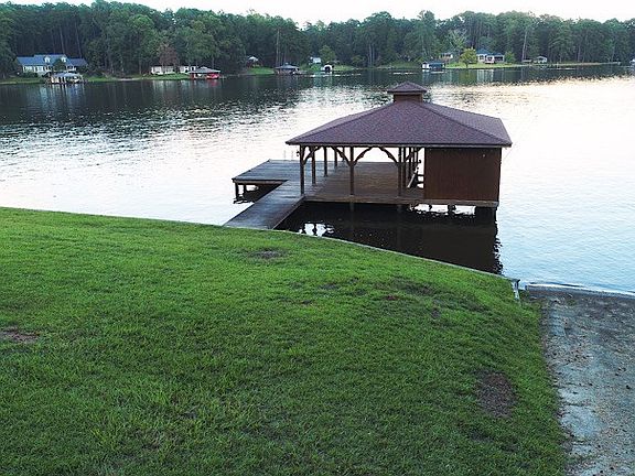 4th image of 104 Bass Ln