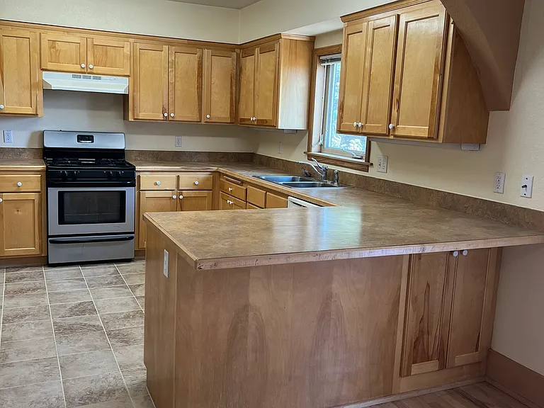 103 Yucca Ln — Photo 2