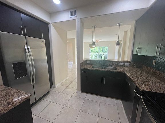 3rd image of 13160 Bella Casa Cir APT 2110
