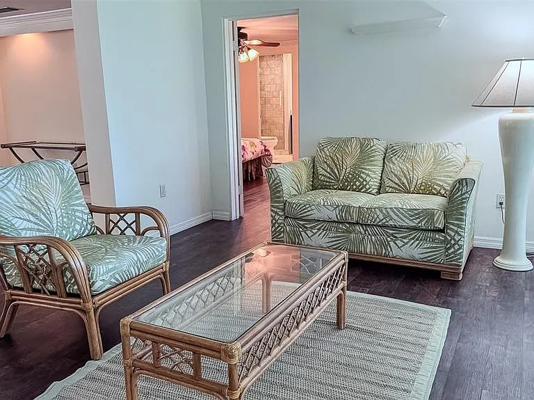3895 Conine Dr E — Photo 6