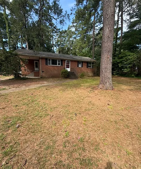 12748 Richmond St — Photo 1