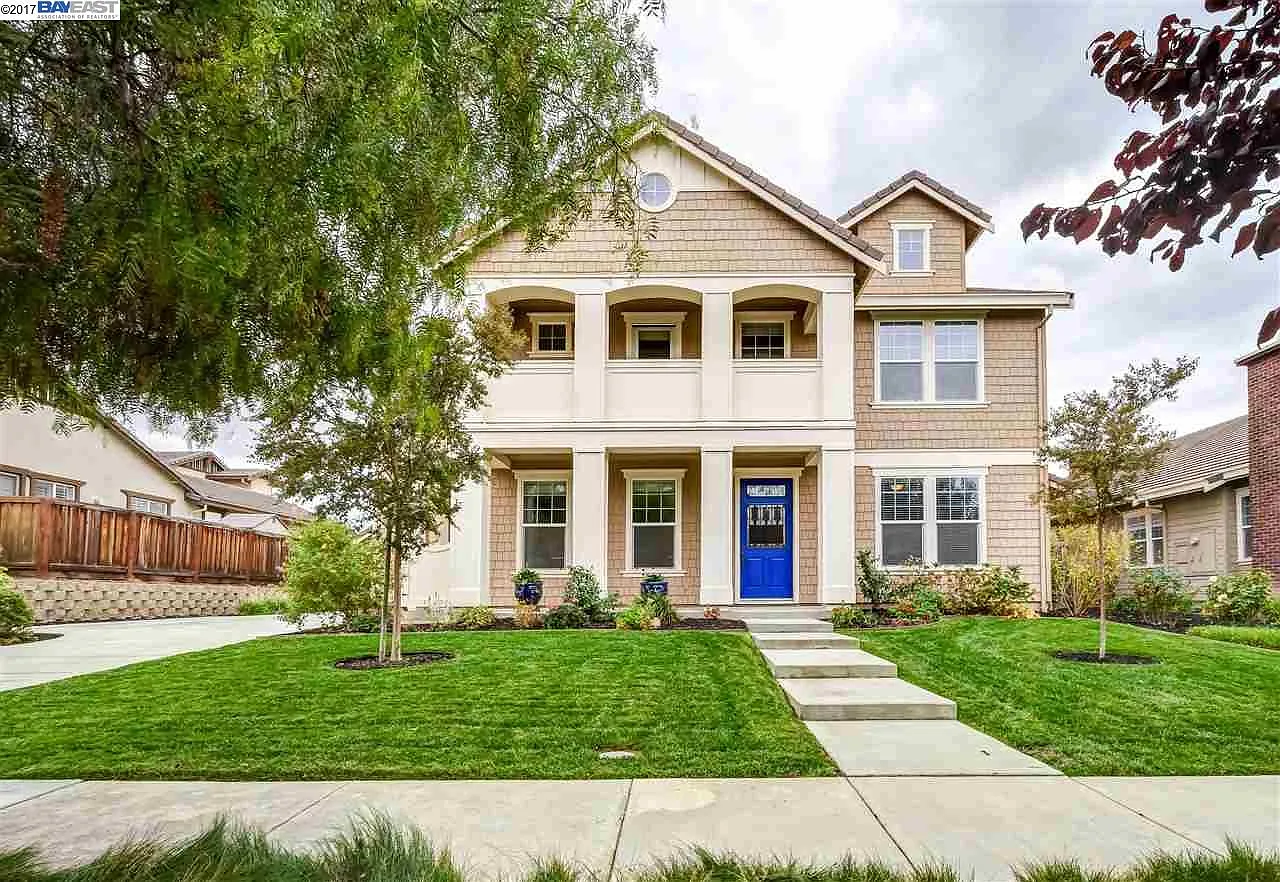 2575 Cowan Way photo 1