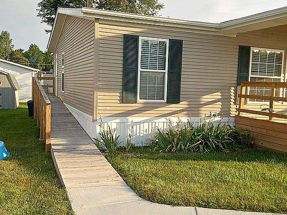 4th image of 324 Orchard Cove Dr