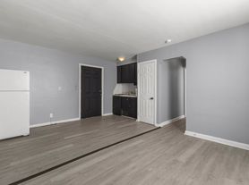 2070 Fort St, Lincoln Park, MI