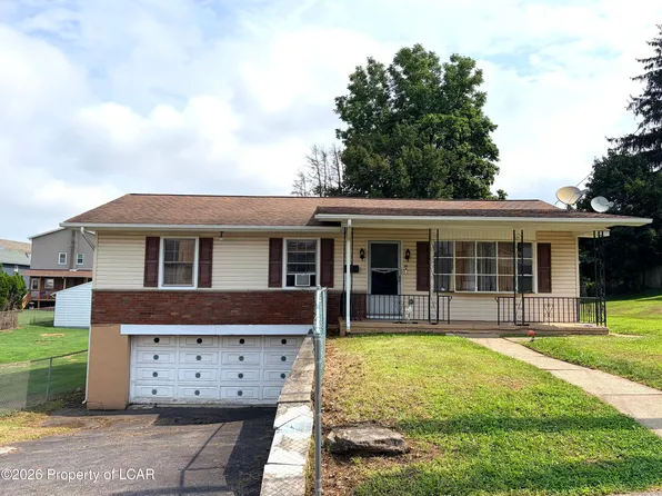 26 Fall St, Ashley, PA 18706