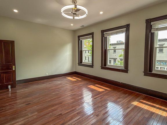 5th image of 401 8th St NE #2