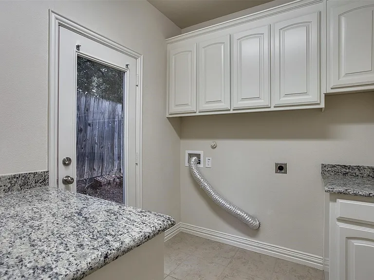1809 Evergreen Ct — Photo 7