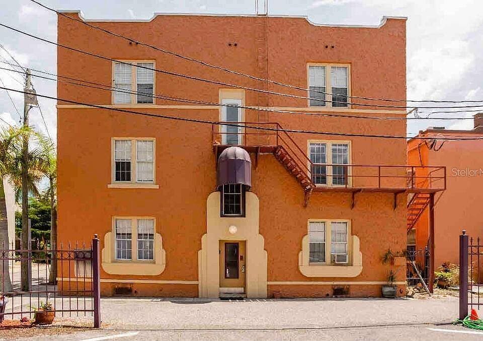 1st image of 118 Indian Pl APT 9