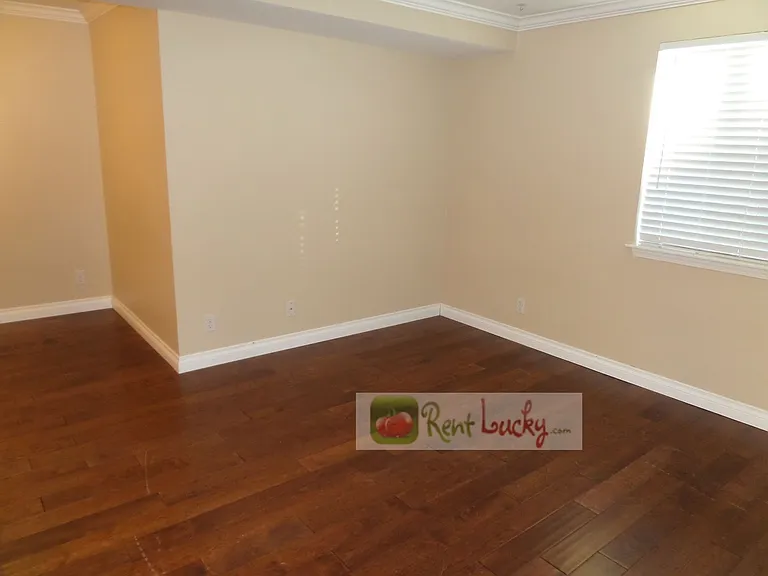 300 10th Ave #B101 — Photo 5