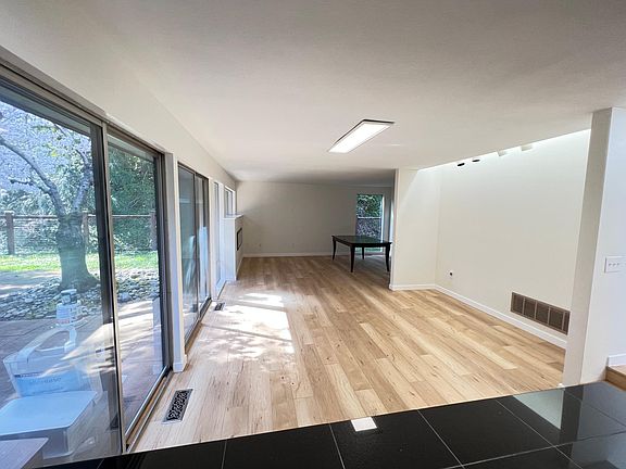 4th image of 1605 112th Ave NE