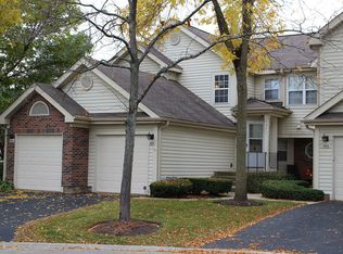 404 W Hamilton Dr #202, Palatine, IL 60067