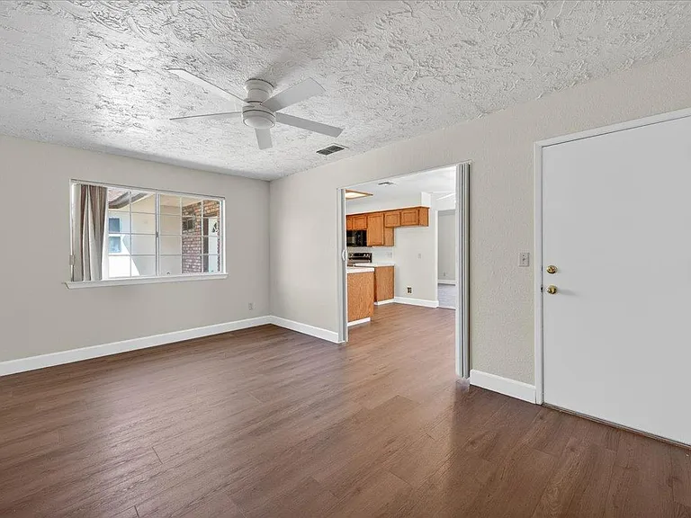 2176 E Decatur Ave — Photo 14