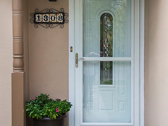 2nd image of 1308 W Howard St