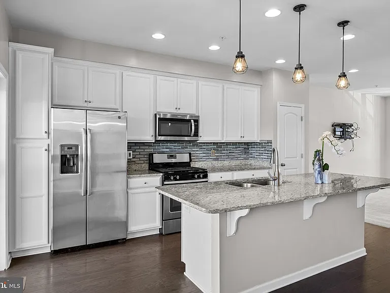 8 Iron Gate Rd — Photo 16