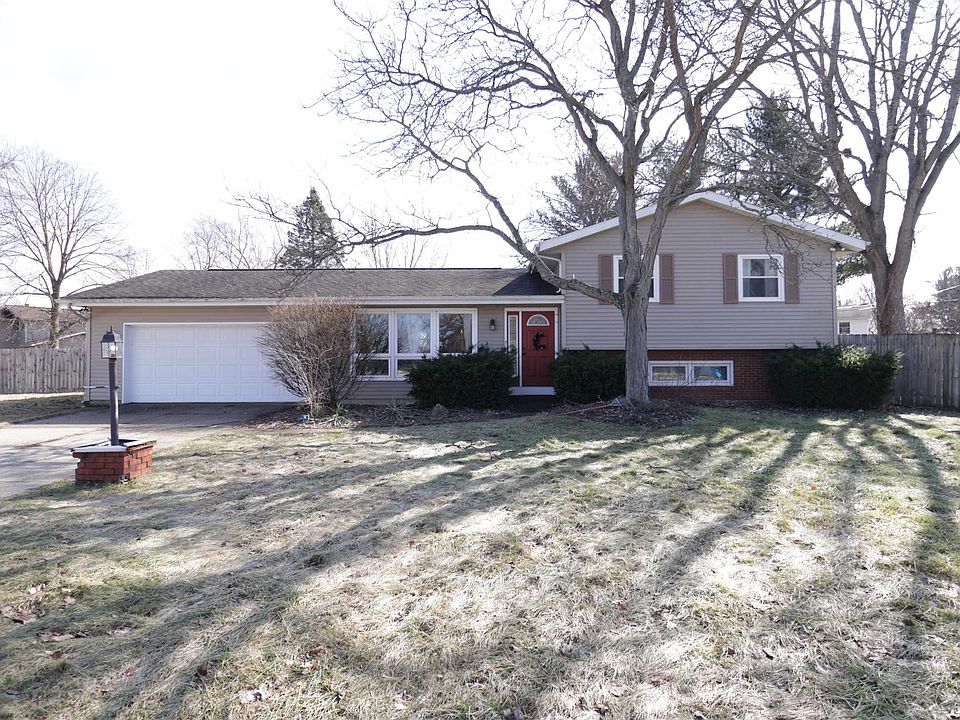 1st image of 52790 Holly Ct