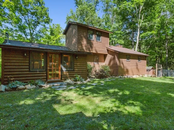 18 The Trl, Hackettstown Town, NJ 07840