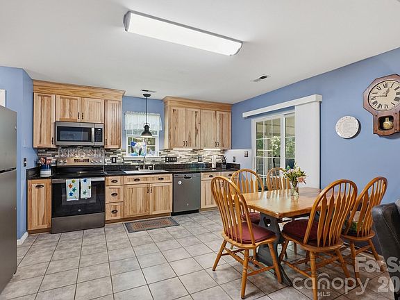 4th image of 1118 Slate Ridge Rd
