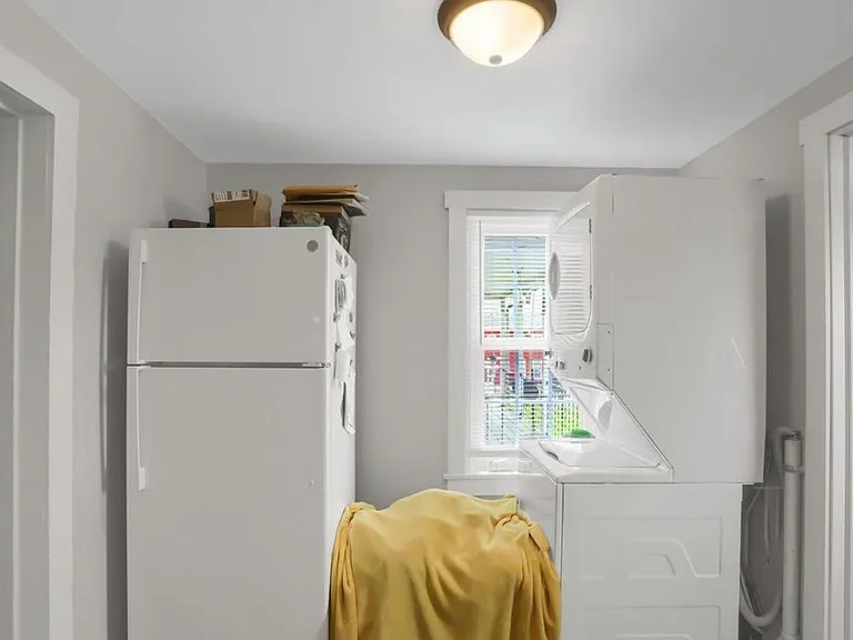 720-728 E Market St #201 — Photo 2