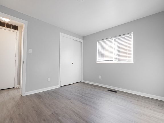 5th image of 1037 Binns Blvd APT B