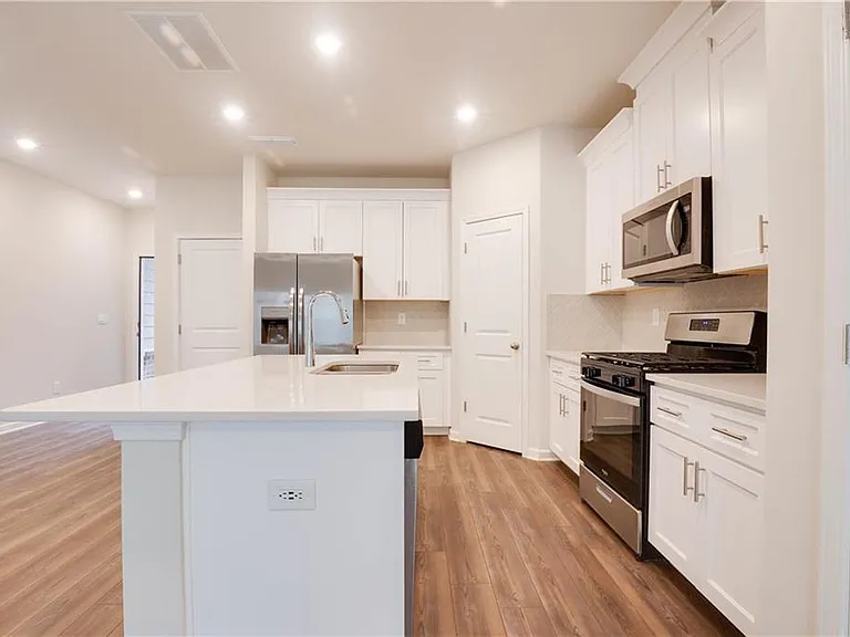 116 Cedar Ln — Photo 6