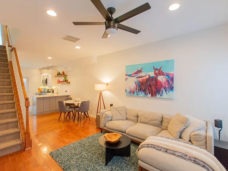 2207 Kimball St — Photo 3