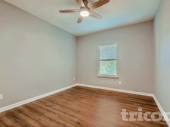 3rd image of 1990 Timber Oaks Dr