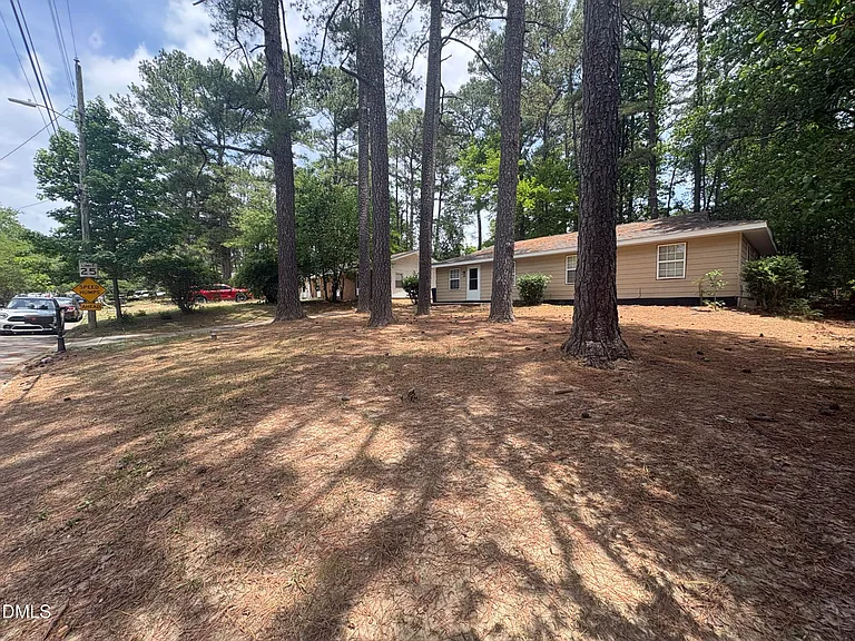 745 Grantland Dr — Photo 23