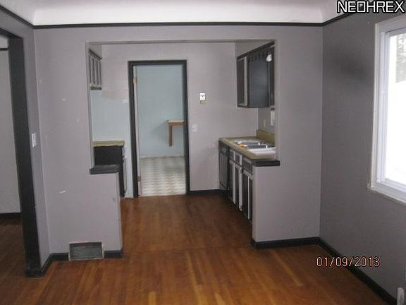 2nd image of 24373 Hedgewood Ave