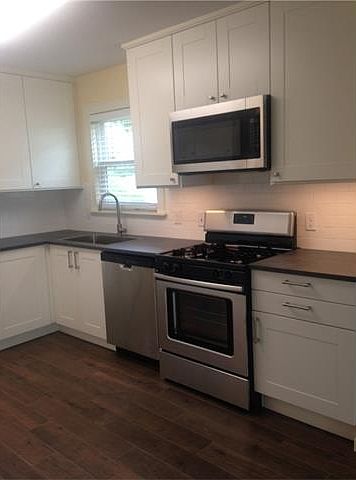 2nd image of 2313 Pruett St