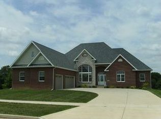1203 Alydar Dr, Mahomet, IL